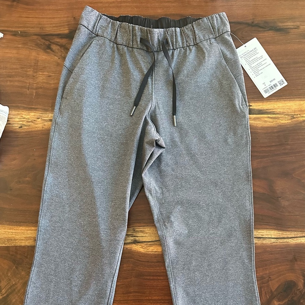 NWT Lululemon on the fly pant 25”